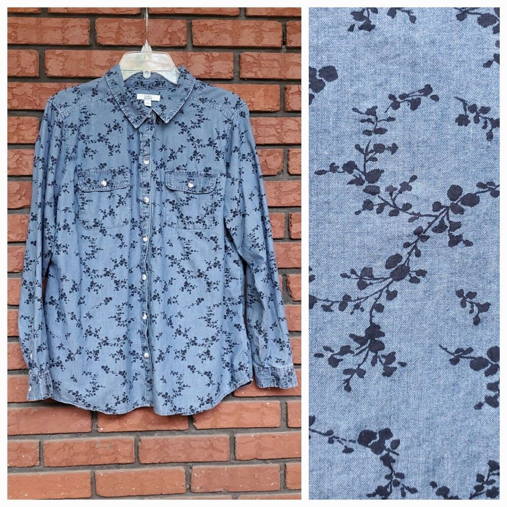Floral Chambray Button Up Shirt Sz L Blue 100% Cotton Casual Butter Mom Pockets